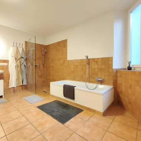 Ferienhaus Haus Mediterran - Gemütliches 130 M² Für Max. 7 Personen Mit Balkon Und Garten Am Bodensee Radolfzell am Bodensee